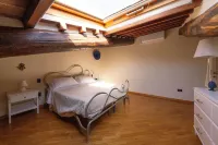 Elegant apartment with panoramic terrace in the historic heart of Pistoia