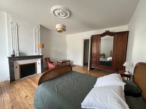 Située au Coeur des Vignobles du Médoc, Près de Bordeaux et des Plages Océanes