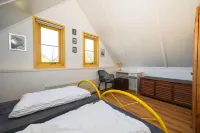 Tulip Beach 5 person house with privacy