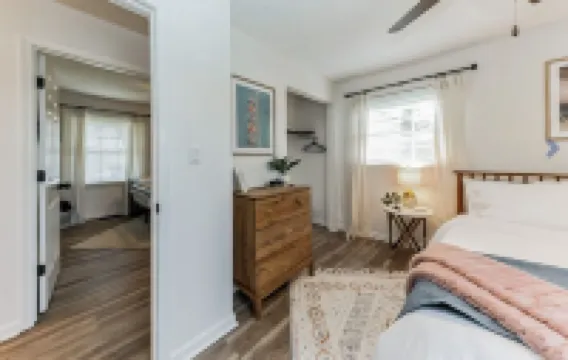 Clifty Falls Family Getaway-Sleeps 8--3 Miles to Historic Downtown & River Front