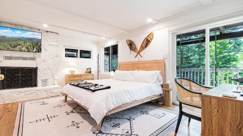 Emerson's Chalet: Family Friendly A-Frame Cabin Close To Everything