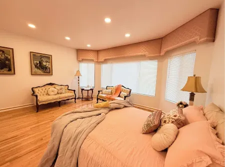 6BD/5BA Beach house in Del Mar, Steps to Beach, Parking, Ocean View!