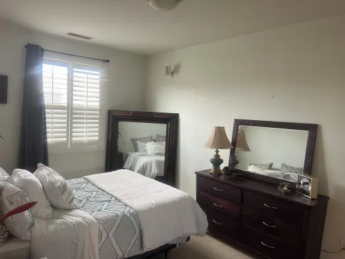 Cozy & Bright Townhouse, Pool+Basketball+Tennis Across the Way