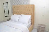 "Cozy & Modern One-Bedroom Apartment - Your Urban Retreat Awaits Hotels in Ojokoro