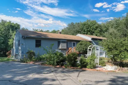 Peaceful Private Home by Two Casinos in the Woods Отели рядом с достопримечательностью «Foxwoods Resort and Casino (Connecticut)»