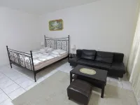 City Apartment 1 - Located directly in the pedestrian zone and Brühl Palace Park Hotels in Bruehl