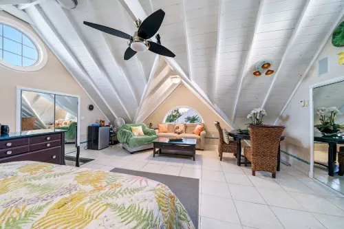 Gate House; a Private Villa within a Luxurious Estate near world-class fishing Hotels in Marsh Harbour