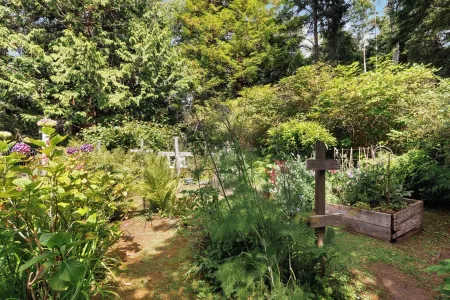 Seaside A-Frame Cabin with Barrel Sauna Near French Beach