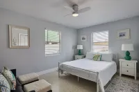 3 Min Walk to the Beach!!!!! Fenced in Back Yard.