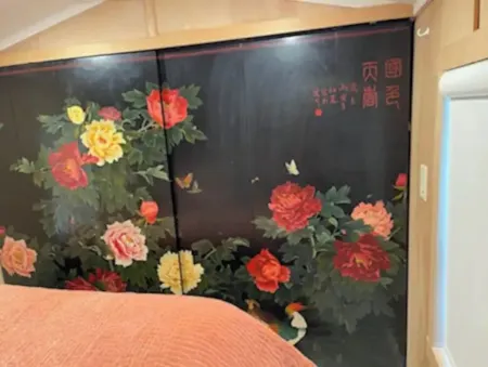 TINY FULL Bdrm/Bthrm PRIVATE DRIVEWAY in BROOKLYN Отели рядом с достопримечательностью «Заказник Джамайка Бэй»