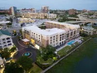 HIlton Garden Inn Charleston Waterfront/Downtown Các khách sạn gần Saint Luke's Chapel