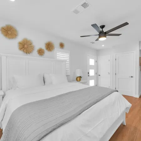 Glendora Route 66 Home Newly Renovated Spacious 4-bedroom with 6 bathrooms