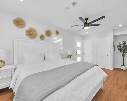 Glendora Route 66 Home Newly Renovated Spacious 4-bedroom with 6 bathrooms Hotels in Glendora