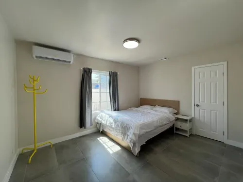 Charming  Remodeled Home 2-bedroom 1 bath house with AC and WiFi in Baldwin Park Hotel a Baldwin Park