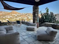 House with garden in the bay of Yialos, 400 m from the sea Hotels in Ios