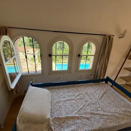 Provencal villa for 10 people with swimming pool and garden in Grasse