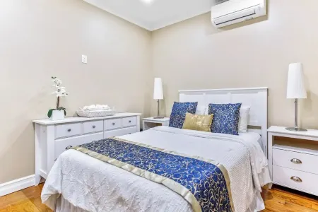 Apartment close to JFK/LGA/NYC Отели рядом с достопримечательностью «Заказник Джамайка Бэй»