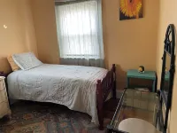 House in the Hood 3-bedroom SE Cleveland with WiFi