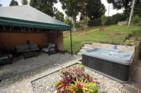 Spacious 5-bedroom villa in Guarne-15 min from airport Jose Maria Cordova Hotels in Guarne