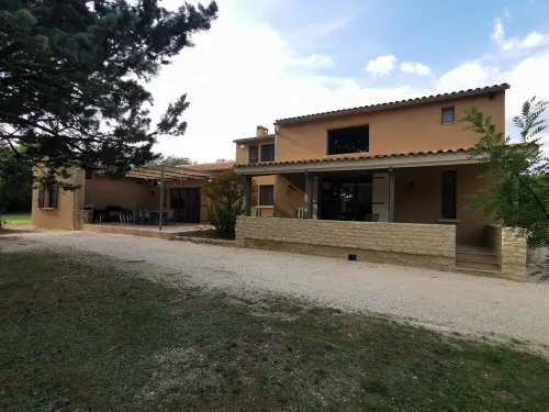 Sublime country house with swimming pool. Absolute peace and quiet in the heart of the Luberon