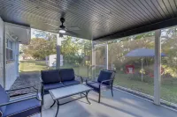Entire House 3 Bedroom Pets Parties Events Permitted 5 Minutes Drive to Beach