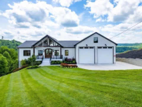 Panoramic Views! Luxury Lakeside & Mountain w Oversized Spa, Kayaks, & Sunset