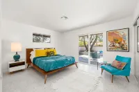 The Bungalow at Seven Palms in South Palm Desert Hotels near The Living Desert Zoo and Gardens