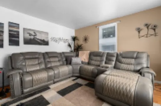 House blocks from the Fox River with access to Lake Winnebago. Easy I41 access.