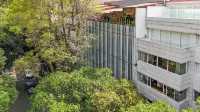 Capitalia-Luxury Apartments -Temístocles