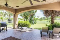 Spacious 5-bedroom house on Golf Course near South Padre Island