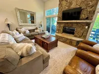Mountain Chalet on Golf Course with Beautiful Views