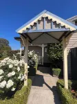 Gorgeous ultra clean 3 Bedroom/2 Bathroom HomeClose to popular attractions/CBD