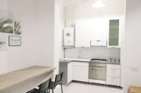 Adorable house just minutes from Central Milan. Hotels in Saronno