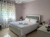 Dream Villa is clean&  intact with a beautiful view of the surrounding mountains Hotel a 