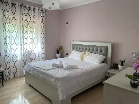 Dream Villa is clean&  intact with a beautiful view of the surrounding mountains