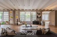 ديزاين لوفت ويذ برايفت باركينج