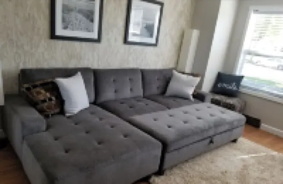 Skots Villa Bottom East. Centrally Located Near Sanford Medical Center & Midco.