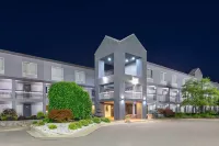 Howard Johnson by Wyndham Romulus Detroit Metro Airport Hotel a 