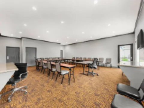 Comfort Inn & Suites Hotels in Fayette County