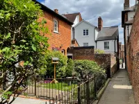 Historic Cottage in Heart of Farnham nr the Castle Hotels in Farnham