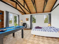 "Merrit" - 350m from the sea