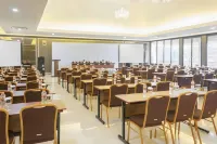 Balcony Hotel Sukabumi - 2 Yıldız