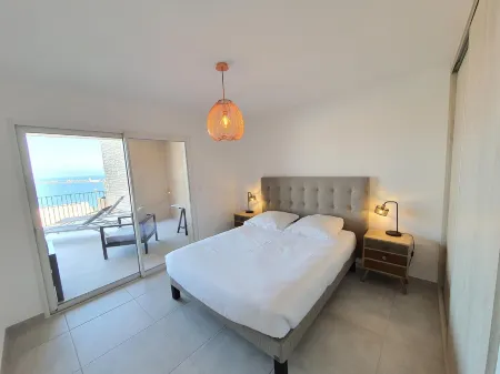 MOR401 - T5 NEUF PISCINE VUE MER PANORAMIQUE Отели рядом с достопримечательностью «Port de plaisance Mare È Stagnu - Portu di turismu Mare È Stagnu»