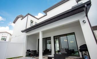 Townhome- 4Bd - Close To Parks Shops