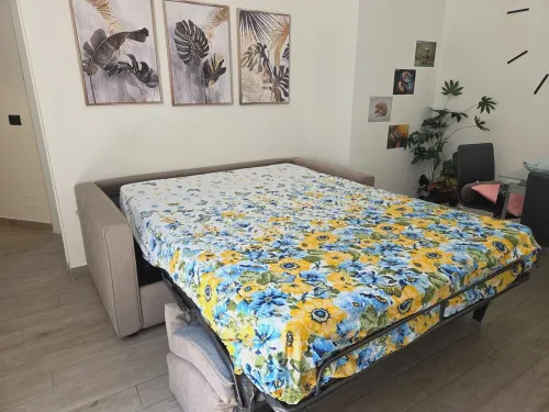 Central and quiet apartment, 1 min from the Duomo and 3 min from Lake Como.