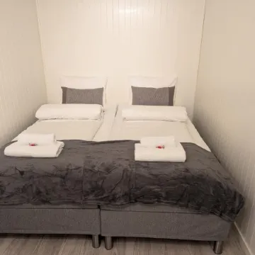 Central Station Retreat (H77A)