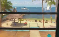 The Pelican Key Largo Cottages - Meerblick