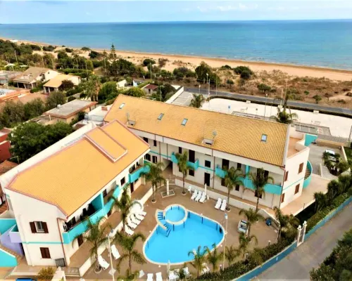 Stylish Apartment by the Sea Hotels in Ispica