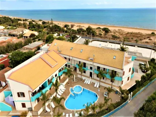 Stylish Apartment by the Sea