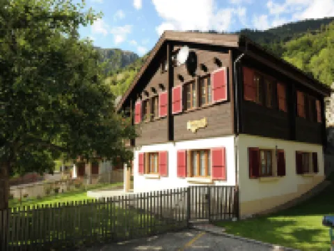 Glacier Views & Ski Trails Hotels in Naters
